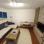 아파트 Grbavica Cozy - Free Parking