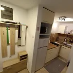 아파트 Grbavica Cozy - Free Parking