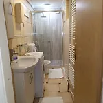 아파트 Grbavica Cozy - Free Parking