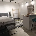 아파트 Grbavica Cozy - Free Parking 사라예보