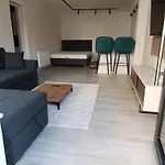 아파트 Grbavica Cozy - Free Parking *