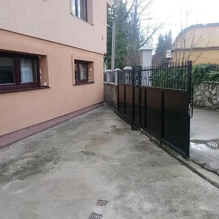 Grbavica Cozy - Free Parking Apartment Sarajevo